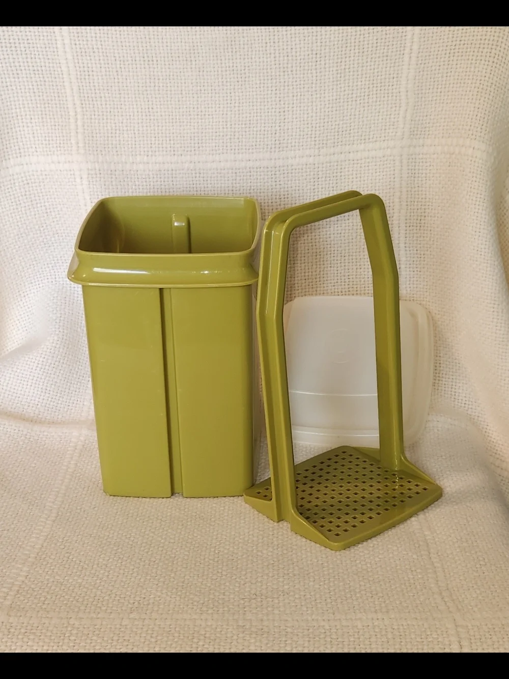 Tupperware pick deli